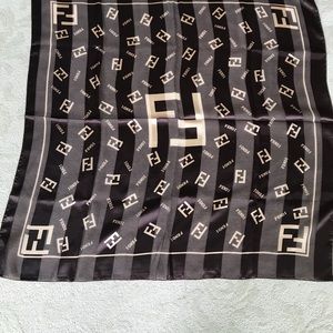 Silk scarf (FENDI )Look a Like